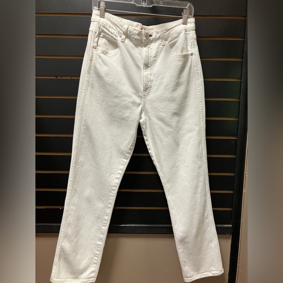 NWT AMO Chloe Crop Jeans